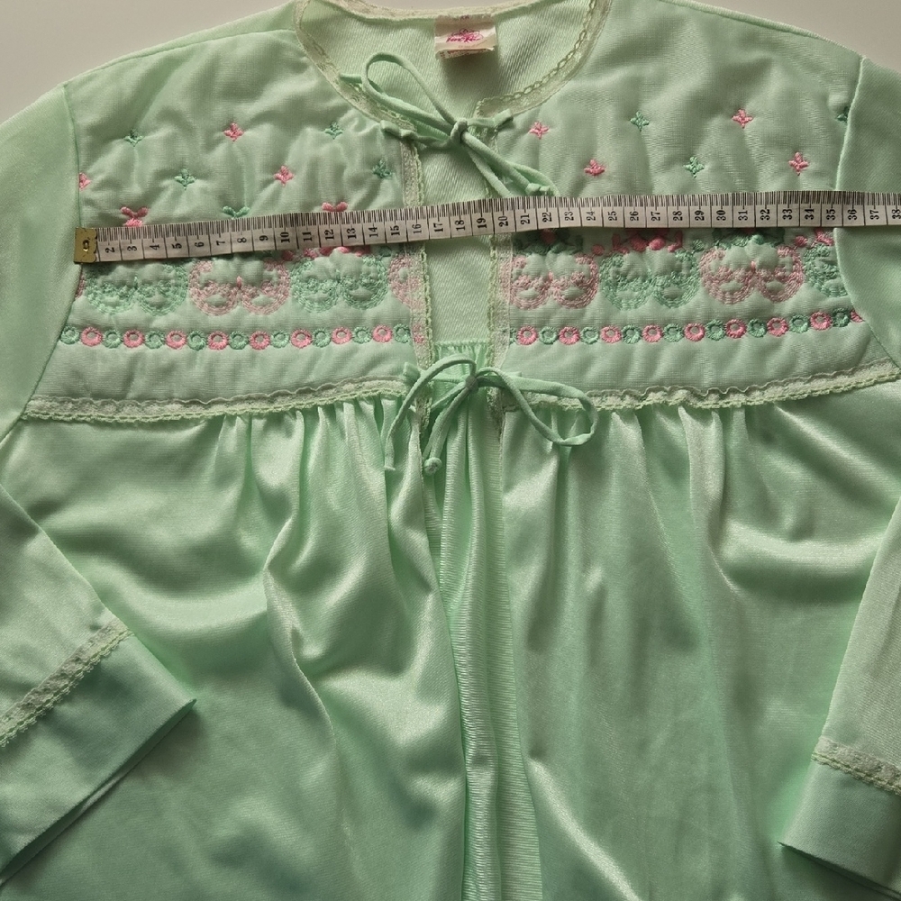 ✨ Vintage Lou’lee Canada Bed Jacket Satin Embroidered Mint Green (M) - Picture 6 of 13